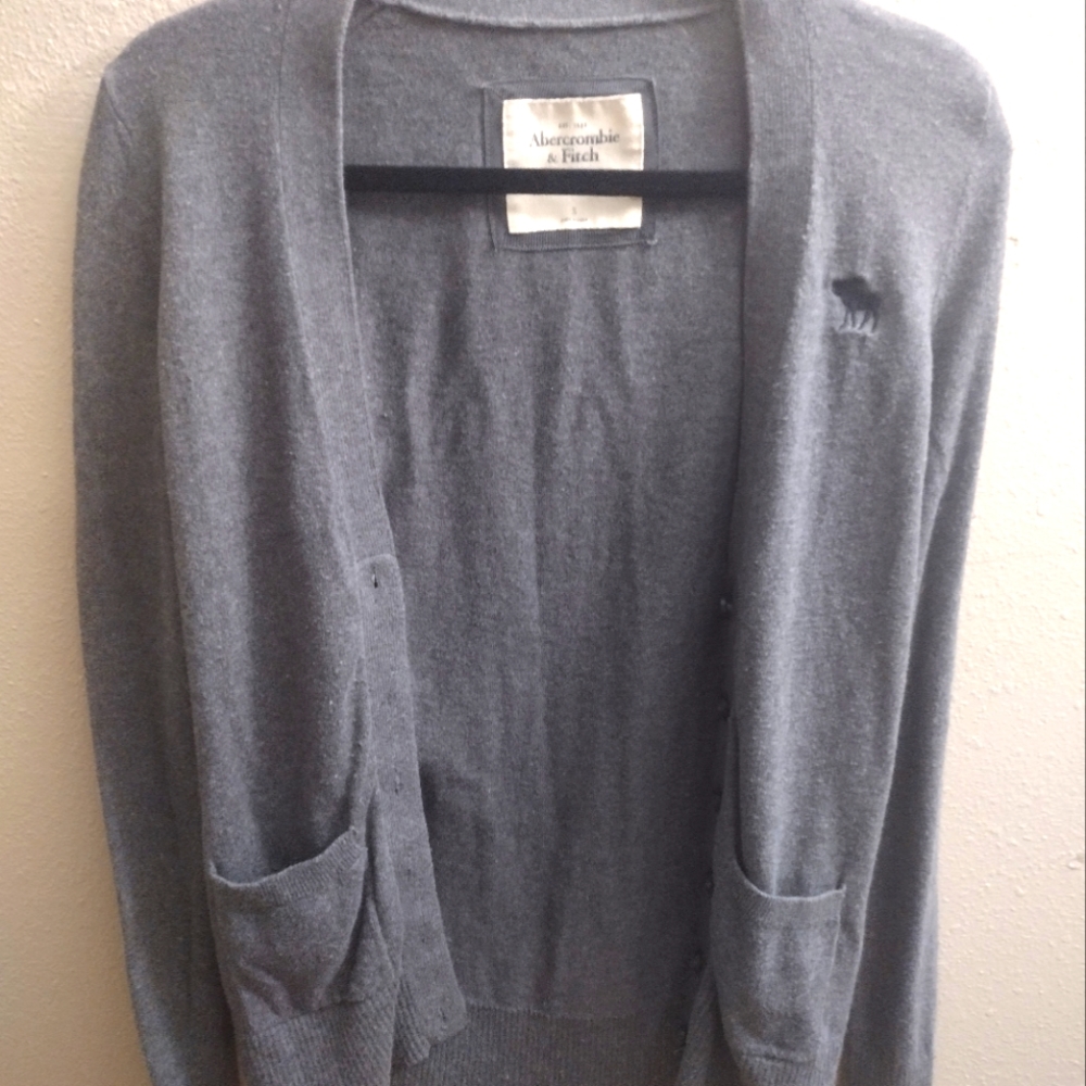 Gray sweatshirt